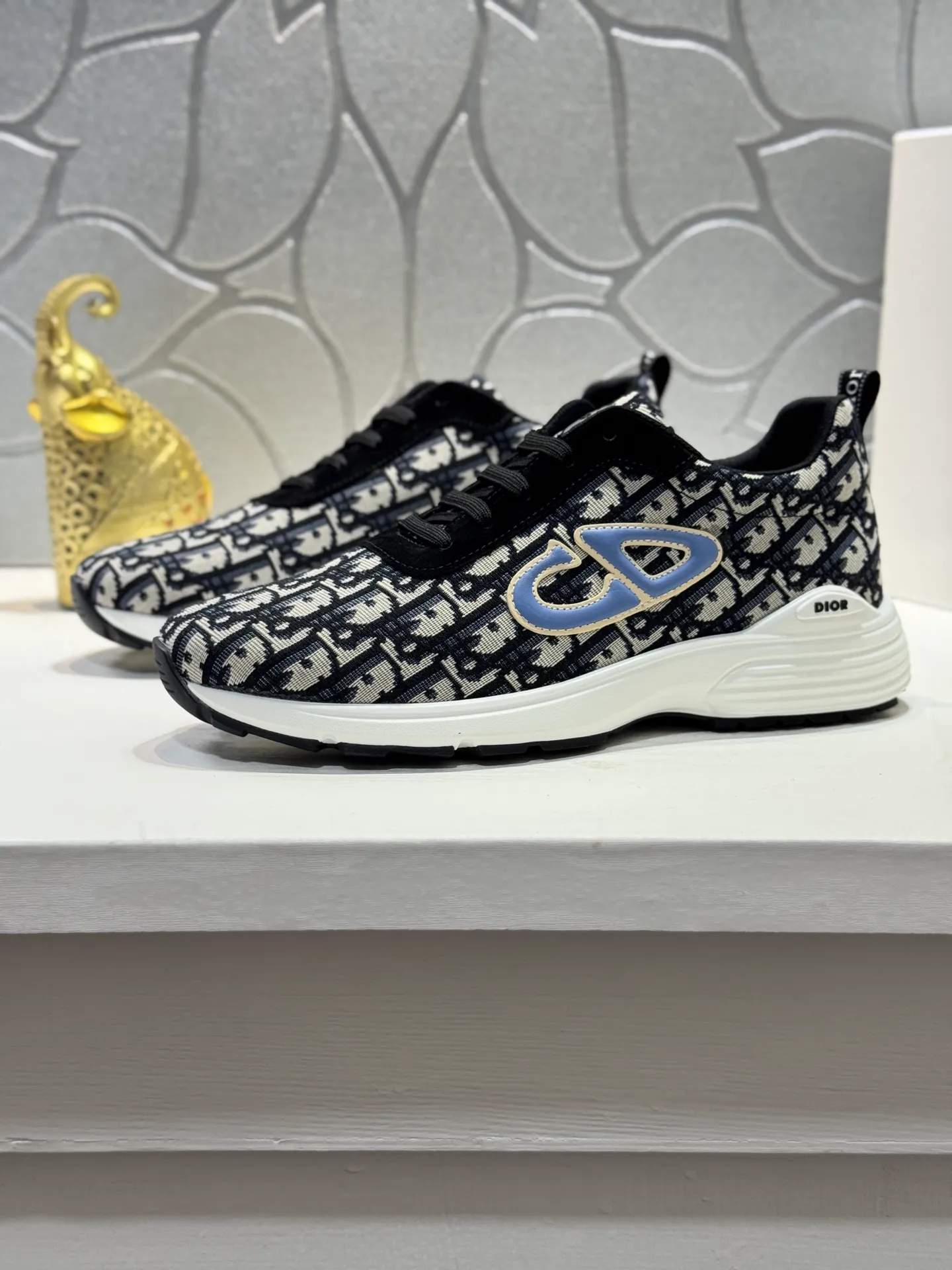 Men's shoes 💰420 [New style] 🏵️🏵️Original quality! Dior🔥Christan Dior (Dior) hot style [new style]⚠⚠️Top purchasing agent🔍🔍Men's HK counters are on sale simultaneously. Sole: The original sole is specially provided by the original factory. The exclusive movable molded sole is super comfortable. The original factory follows the order. 🔍🔍The high-quality multi-color splicing design is exquisite and unique, with canvas upper and mesh lining💪Details determine the quality. We only make shoes with care. You can go in and out of the counter at will. Welcome to compare🇮🇹Size: 38-44 (45 customized)